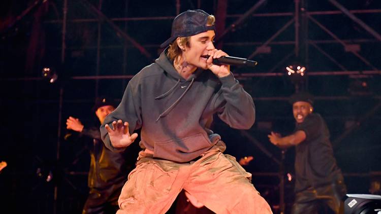 Justin Bieber’s face paralyzed after rare disorder diagnosis 